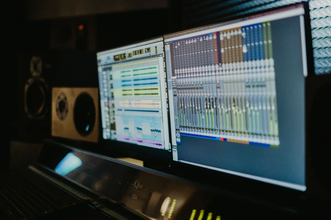 Estudio doméstico montado con criterio