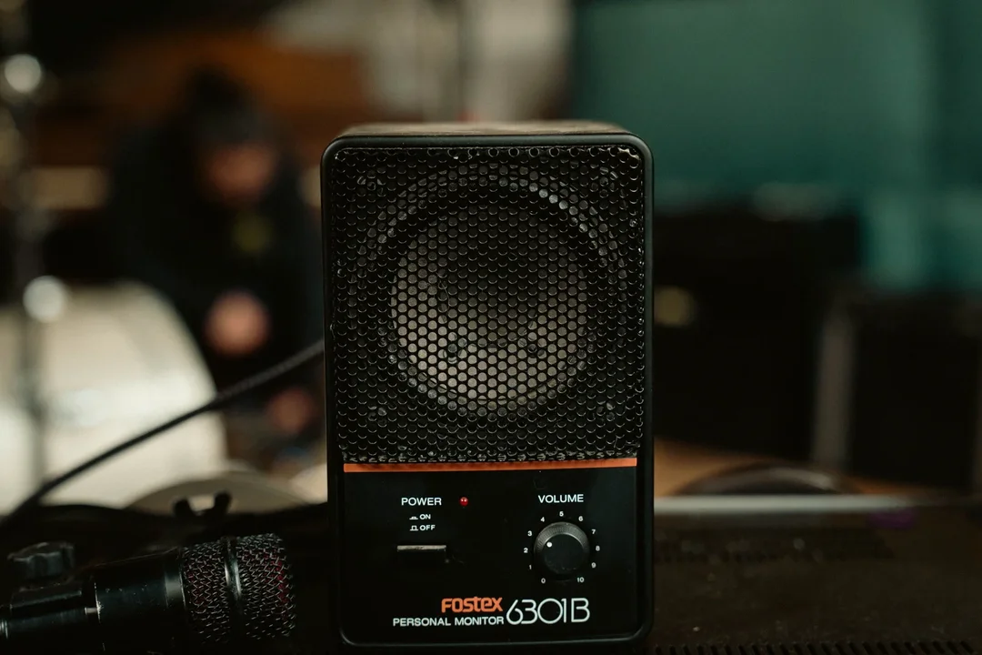 Monitor de escenario, lo que el músico oye de verdad