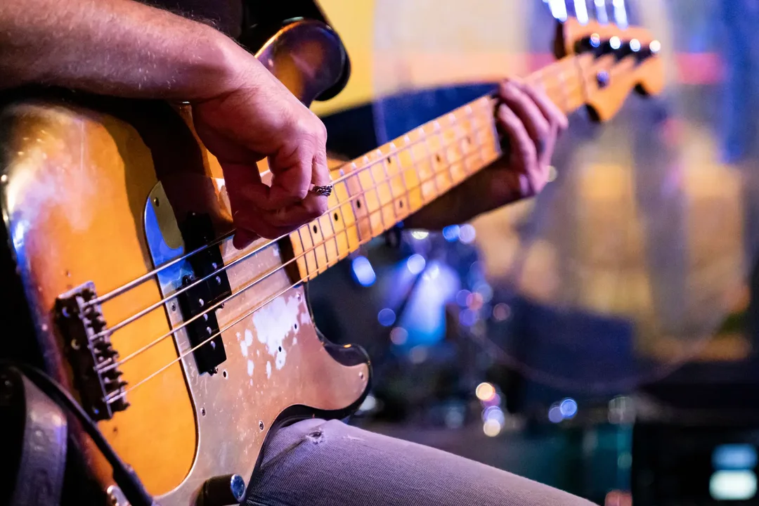 El bajo, posición desde la que se sostiene todo