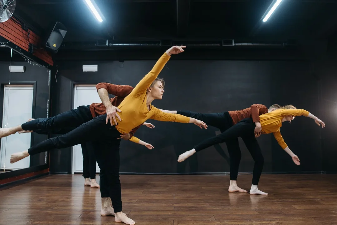Ensayo de una pieza de danza contemporánea